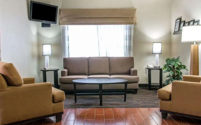 photo 4 of Baymont by Wyndham Flat Rock Hotel
