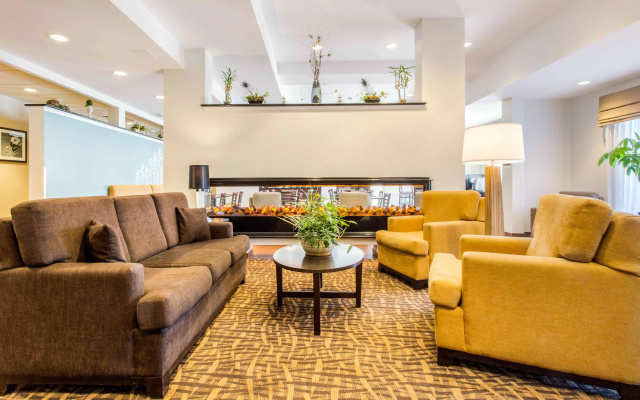 photo 2 of Sleep Inn & Suites Middletown - Goshen