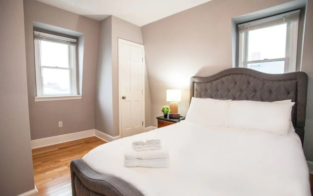 photo 2 of Sleep10 2 Full Bath 5bed Near Northend & Dowtown