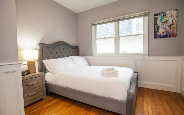 photo 3 of Sleep10 2 Full Bath 5bed Near Northend & Dowtown