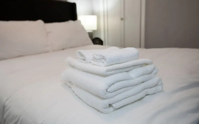 photo 5 of Sleep10 2 Full Bath 5bed Near Northend & Dowtown
