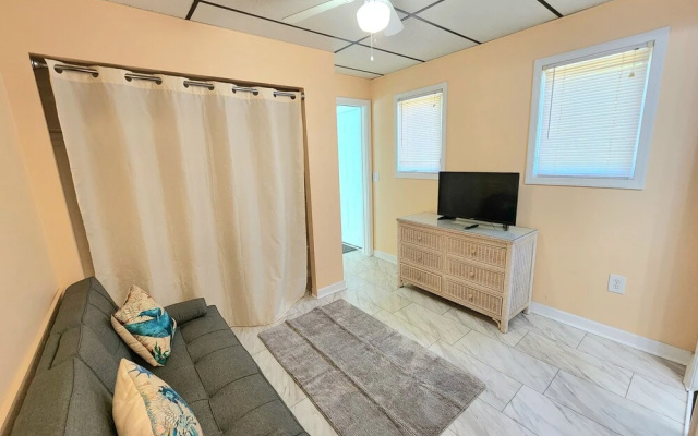 photo 3 of Sleeps 12 4 Bedroom Pool Home Close to Beaches Restaurants & More 4 Home by Redawning