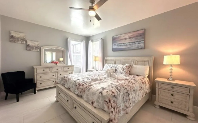 photo 3 of Sleeps +13 - 6 Bd Amazing Villa Private Pool 321cd 6 Bedroom Villa by Redawning, Davenport