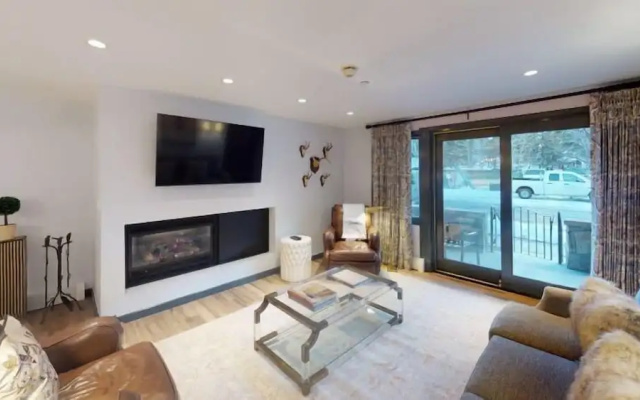photo 4 of Slopeside 3 Bedroom Platinum-rated Residence at Golden Peak, Steps to Vail Village