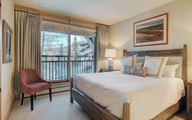 photo 2 of Slopeside Living - 3br 4ba At Pines Lodge 3 Bedroom Condo by RedAwning