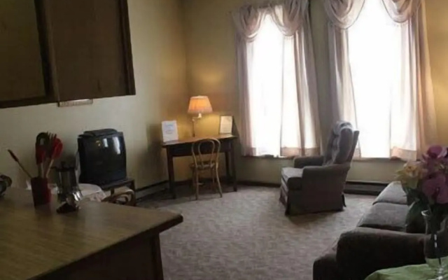photo 3 of Smedley's Suites