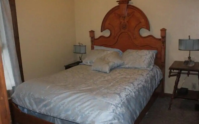 photo 5 of Smedley's Suites