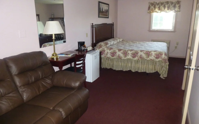 photo 2 of Smoketown Inn