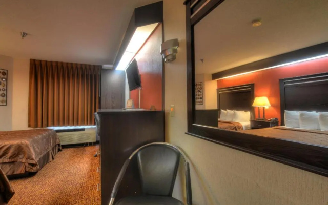 photo 2 of Smoky Mountain Inn & Suites