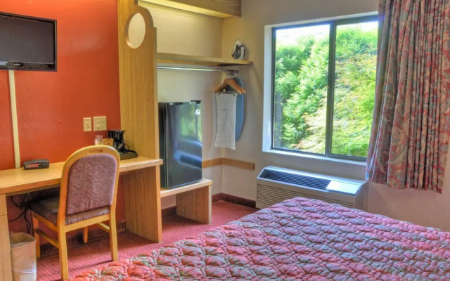 photo 4 of Smoky Mountain Inn & Suites