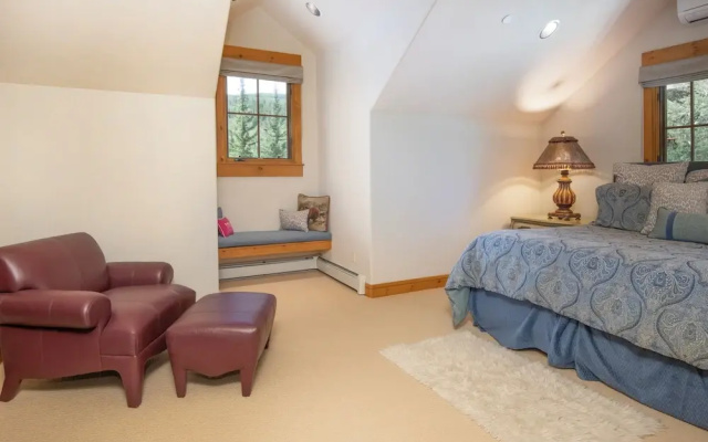 photo 3 of Snowberry by Elevation Accommodations