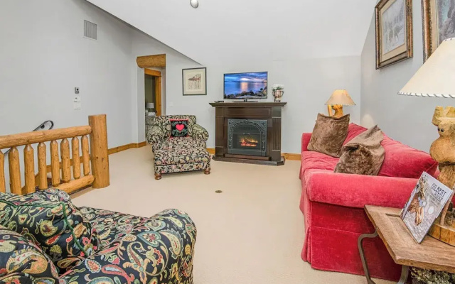 photo 4 of Snowberry by Elevation Accommodations
