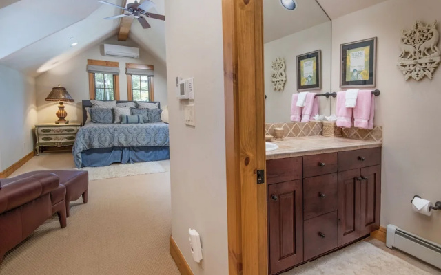 photo 5 of Snowberry by Elevation Accommodations