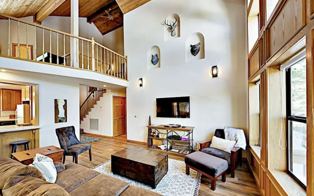 photo 5 of Snowpeak House 4 Bedrooms 3.5 Bathrooms Home
