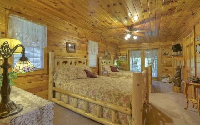 photo 3 of Snuggle Inn & Treehouse