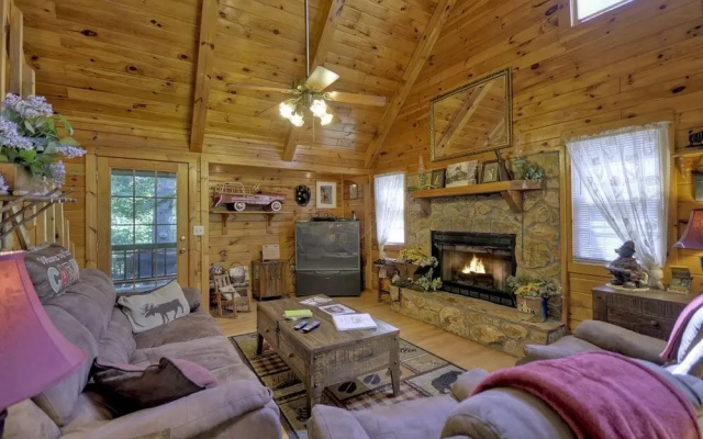 photo 5 of Snuggle Inn & Treehouse