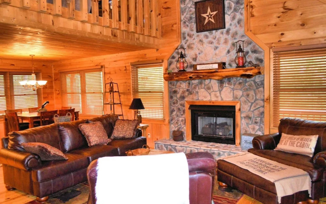 photo 2 of Snuggled Inn - Blue Ridge Ga