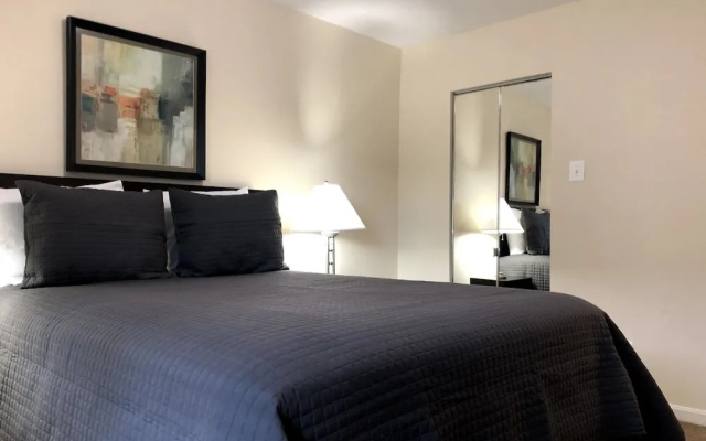 photo 3 of SoBe 7th Street Apartments