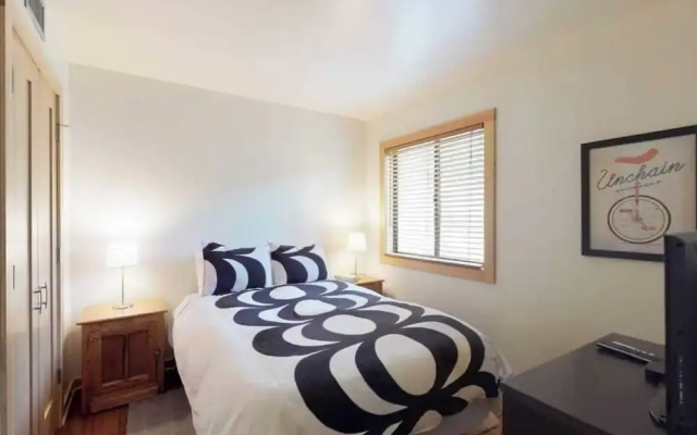 photo 2 of Sockeye by Avantstay Modern 2 BR Condo w/ Access to Northstar Resort Community