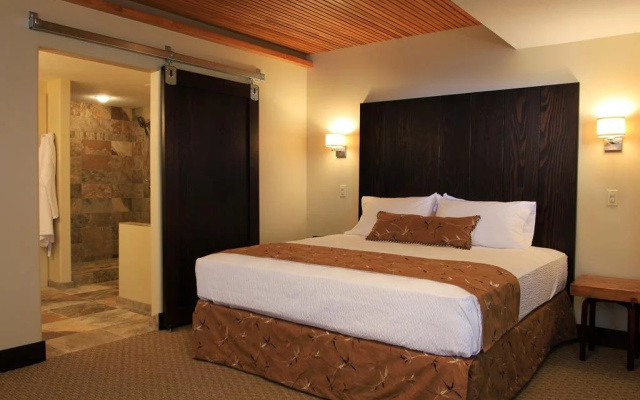 photo 3 of Sojourn Lakeside Resort