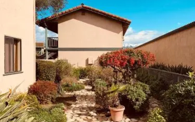 photo 2 of Soledad Motel 8