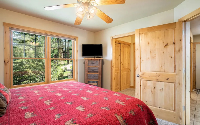 photo 3 of Solitude Bobcat #6 - Estes Park 2 Bedroom Condo by RedAwning