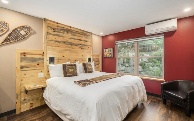 photo 4 of Solitude Fern Lake 202 - Estes Park 1 Bedroom Studio by RedAwning
