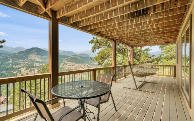 photo 3 of Solitude Vacation Home At Windcliff 3 Bedroom Home by RedAwning