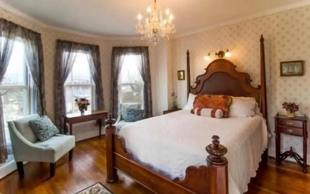 photo 3 of Solomons Victorian Inn