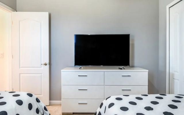 photo 4 of Solterra - 5212 Oakbourne Avenue