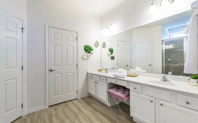 photo 5 of Solterra - 7008 Oakwood Street