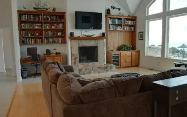 photo 3 of Somerville's Escape 4 Br home by RedAwning