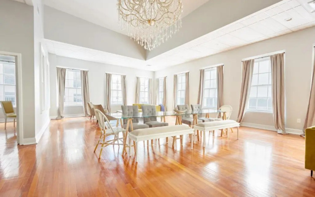 photo 3 of Sonder Baronne Manor