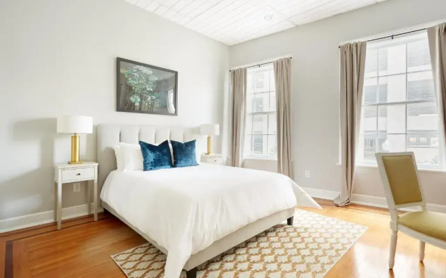 photo 5 of Sonder Baronne Manor