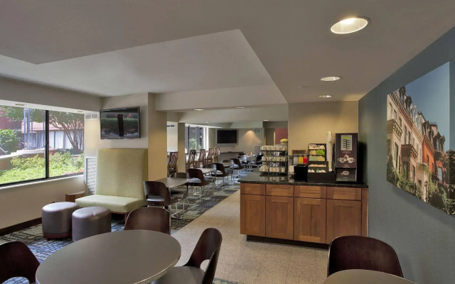 photo 2 of Georgetown Suites