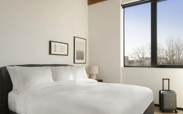 photo 2 of Sonder Market Hall Apartments West Loop