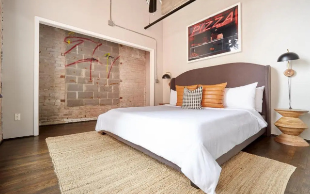 photo 4 of The District at Hogg Palace, A Wyndham Hotel