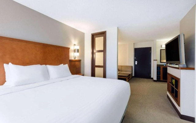 photo 4 of Hyatt Place Kansas City Airport