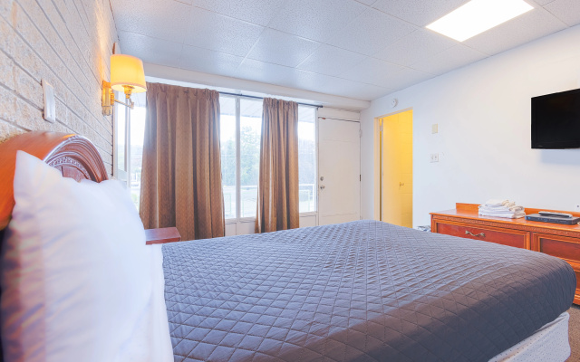 photo 3 of Sonrise Inn Lincoln Hwy By OYO