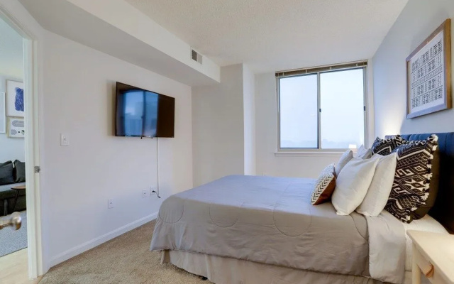 photo 2 of Sophisticated and Beautiful Condo