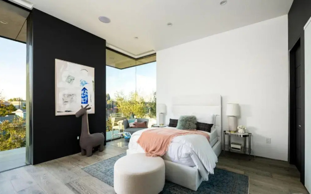 photo 2 of Sophisticated Modern Retreat in Bel Air