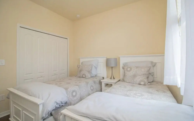photo 2 of South Facing Gated Community Long Term Rentals Available 3 Bedroom Home by Redawning