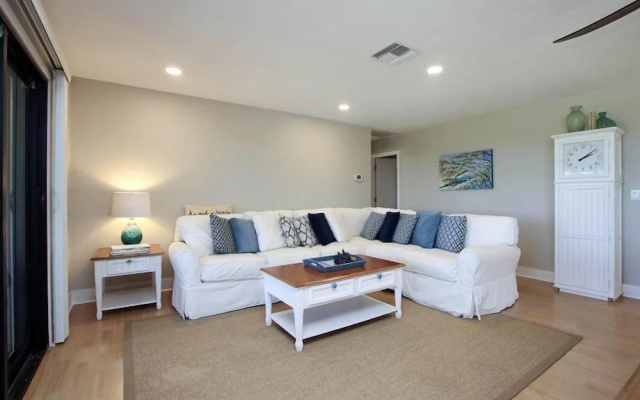 photo 2 of South Seas Beach House 22