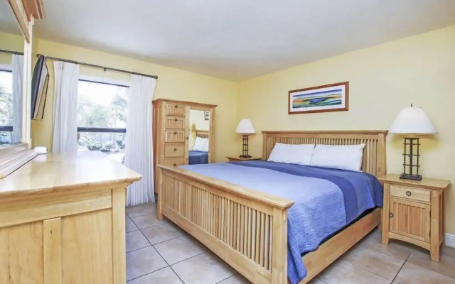 photo 4 of South Seas Beach Villa 2001