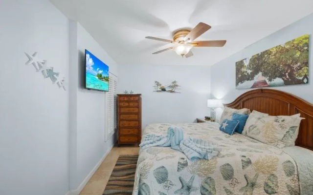 photo 3 of South Seas Beach Villa 2412 1 Bedroom Condo by RedAwning
