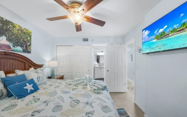 photo 4 of South Seas Beach Villa 2412 1 Bedroom Condo by RedAwning