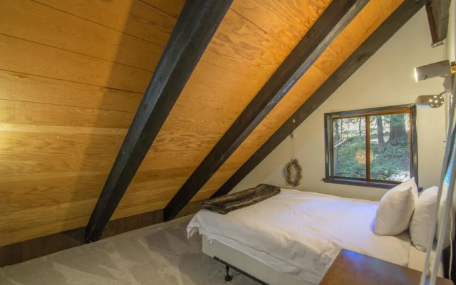 photo 4 of South Shore 5 Bedroom Holiday Home By Tahoe Truckee