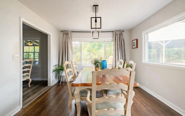 photo 2 of Southern Charm l 5BR l Sleeps 14 l A  Location