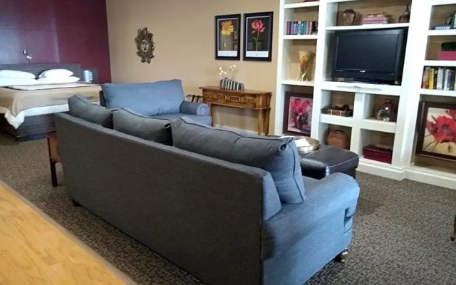 photo 4 of Southern Comfort Suites