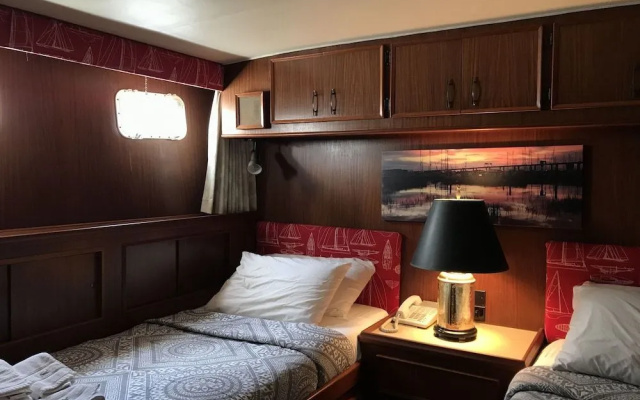 photo 5 of Southern Comfort Yacht